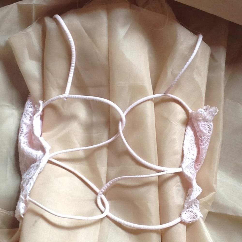 Lace criss cross back lingerie sports bra